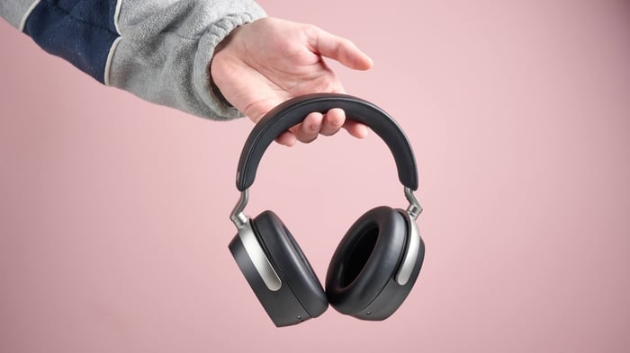 Audífonos inalámbricos cerrados Sennheiser HDB 630 | Ebest